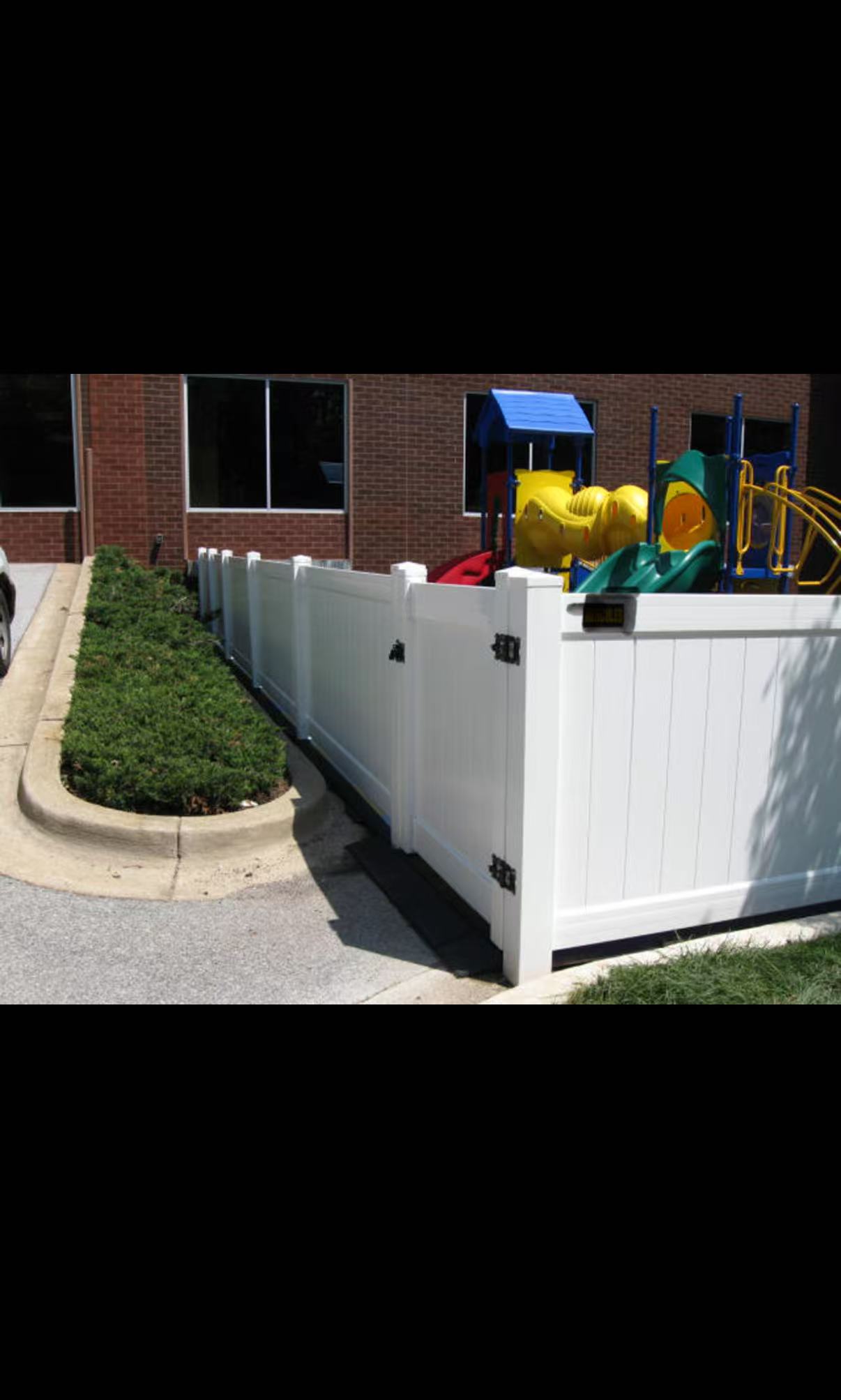 4'x8'   White Full Privacy Fence